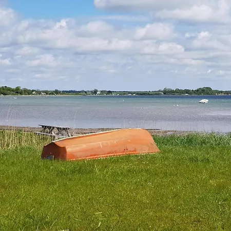 8 Person In Sjolund-by Traum Сasa de vacaciones Binderup Strand