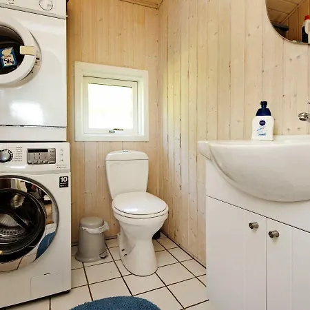 8 Person In Sjolund-by Traum * Binderup Strand